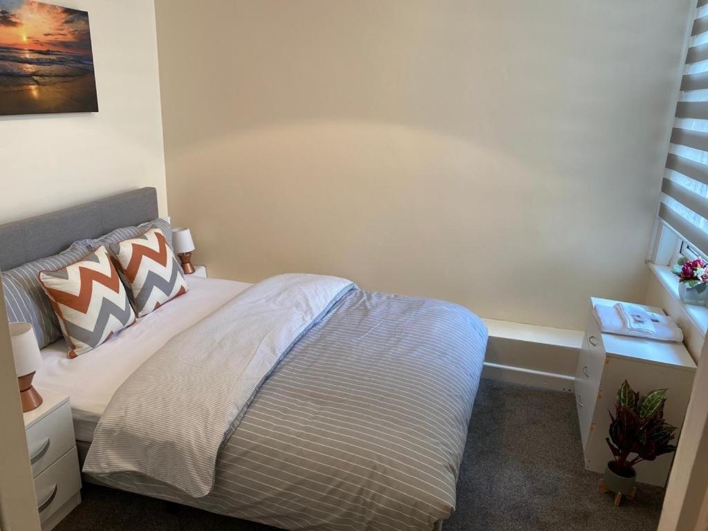Excellent And Amazing Apartment With Private Parking Gillingham  Exterior photo
